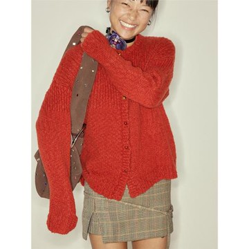 a GRAPE KISS 解構拼接肌理感毛衣 慵懶感招財寶石紐扣大紅色開衫