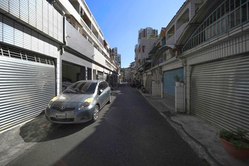 黃線捷運|明星雙學區|活巷車庫透天｜高雄市三民區澄平街