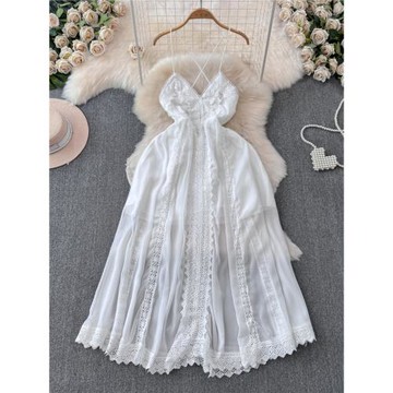 白月光連衣裙女法式純欲氛圍感蕾絲拼接吊帶仙女裙小眾別致度假裙