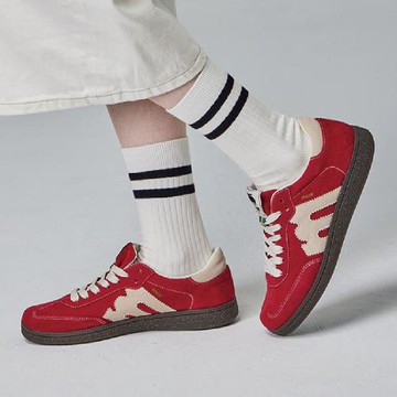 moz 瑞典駝鹿 德訓鞋 (附鞋帶扣) 胭脂紅 經典復古