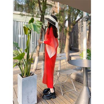 春新品時尚三宅褶皺漸變V領蝙蝠袖連衣裙禮服裙大碼長裙女裝氣質