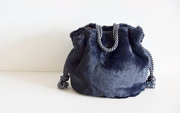 數量有限！2way Luxury Eco-Fur Marine Bag Navy 藍