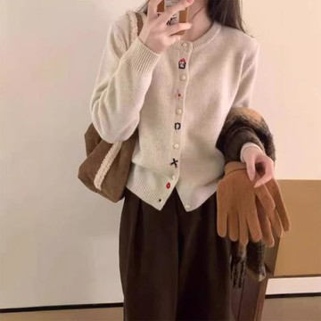 任-【10衣綾】甜系百搭圓領開襟針織上衣(百搭/透氣/舒適/4色可選/FREE/KDTQ-2420)