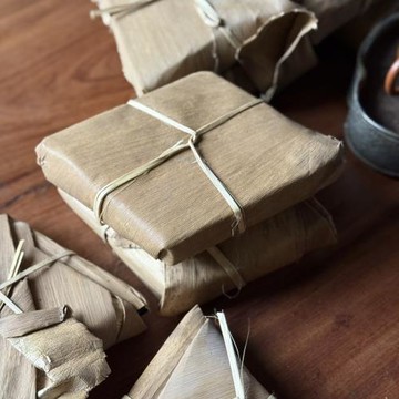 【茶韻】25年陳 千禧竹葉菱形磚 甜水磚 熟茶 淨含量300克(附醒茶盒*1)