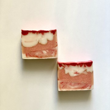 【手工皂】山茶玫瑰潤膚皂 - 強效鎖水滋養・乾性肌適用