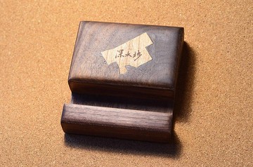 香港製造 北美黑胡桃木、楓木拼木手機座 手工製作 可客製化地區