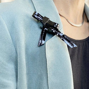 琺瑯皮革*絲帶胸針*黑*胸針*衣服和包包*畢業典禮*入學典禮*畢業典禮