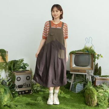 【MOSS CLUB】乾爽吸濕排汗牛仔拼接開衩吊帶裙 藍 黑 綠