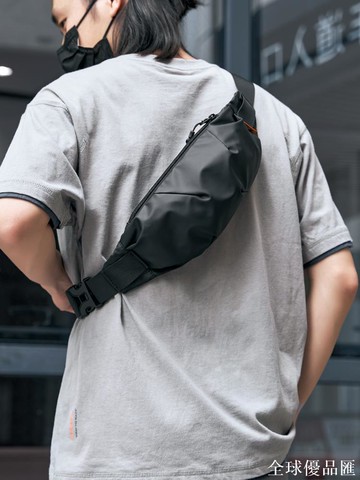 【全球優品匯】男士單肩斜挎包2024新款爆款胸包機能騎行包郵差包腰包通勤小背包