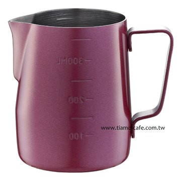TIAMO 不沾塗層厚款刻度指示拉花杯  360ml  紅色  HC7086RD [現貨]