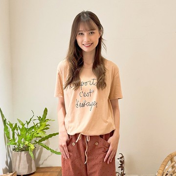 Hana Mokuba 圓領字母綁帶收口休閒T恤