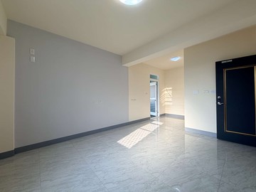 近小港森林公園/漢民商圈/邊間公寓三樓三套房｜高雄市小港區安和街