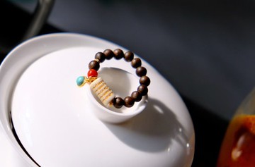 天然奇楠沉香戒指猛獁牙五條經文南紅綠松石能量珠戒指指環5mm