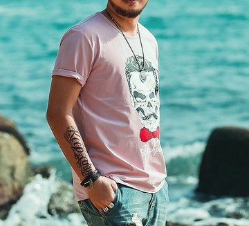 FINDSENSE H1 2018 夏季 新款 潮胖子 個性印花 加肥 加大碼粉色T恤寬鬆短袖 時尚休閒上衣 潮男