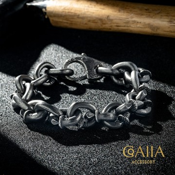 STEEL鋼手鍊。大釘子 | KA