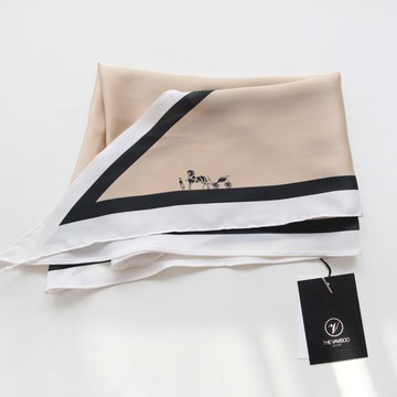 Vavisoo Petit Ace 絲巾 + 禮物盒  淺褐色的  42 x 115cm