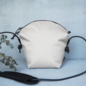 CORDURA 尼龍圓形斜背包 輕盈好攜帶的簡約側背包