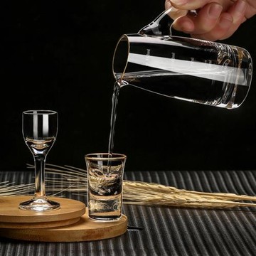 金邊玻璃白酒杯分酒器套裝酒具飯店家用輕奢子彈杯一口杯金小