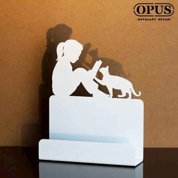 【OPUS 東齊金工】歐式鐵藝名片座《閱讀女孩-優雅白》名片架 展示架 金屬商務名片盒 開幕 七夕情人節  CA-gr14W