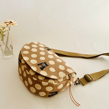 古家 水玉ねこさん馬鞍包。拉鍊內袋 插袋。長夾折傘都好放