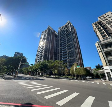 中路特區~宜誠玓瓅稀有露台戶3房車位｜桃園市桃園區慈文路