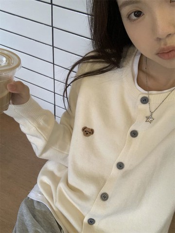 【missy shop】心繫小熊刺繡針織外套-90803