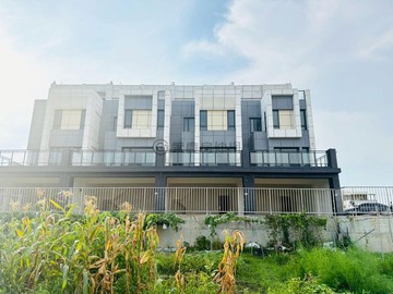 喵秘書勝利商圈｜太鼎豐禾全新邊間大面寬五車電梯別墅｜台中市潭子區勝利七街