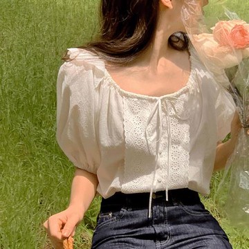 chic法式甜美花邊拼接方領系帶泡泡袖上衣女寬松白色短袖襯衫女夏