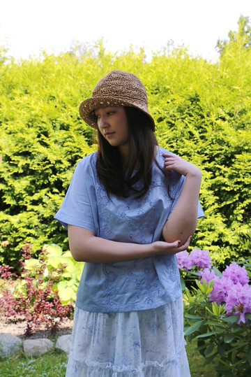 霧藍寬松大碼 絲光棉刺繡蕾絲上衣