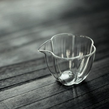 【茶品名】🍵公道杯 過濾 分茶器《梅花分茶器》高透玻璃 耐熱高硼硅 梅花公道杯南瓜公杯