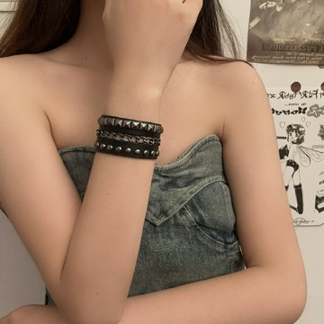 【台灣公司 可打統編】免運 暗黑風皮帶手鏈女ins朋克風哥特辣妹配飾皮質鉚釘手環亞文化手飾 可開發票 全館五折 工廠現貨直銷 新品特價 z9211