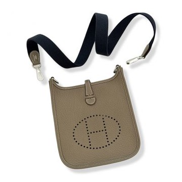 HERMES 愛馬仕 mini Evelyne TPM 肩背包 短背帶款(大象灰 Etoupe x 銀釦 x 背帶深藍 Bleu Indigo)