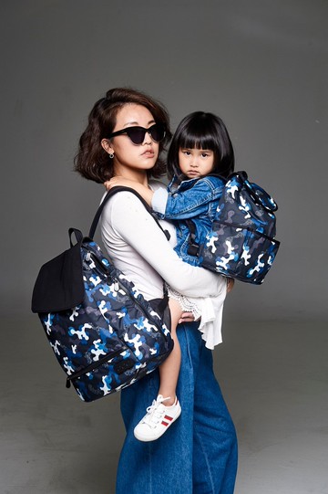 【輕量防水後背包】時尚都會包 | 湛藍迷彩鹿角森林 (媽媽包)