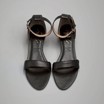 Oné  (極緻黑) 低跟 Black Sandals | WL