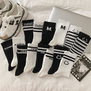 個性黑白笑臉字母條紋襪子女秋冬新疆棉中筒襪韓國ins潮運動百搭
