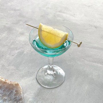 黃銅串珠雞尾酒別針