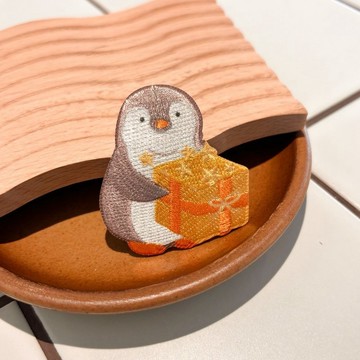 刺繡貼片-企鵝的禮物