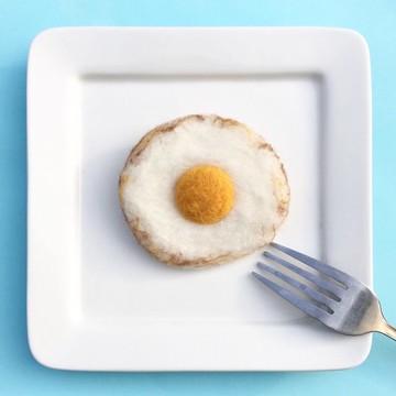 羊毛氈荷包蛋胸針 別針 胸章