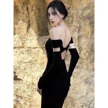 生日訂婚小禮服高端輕奢小眾高級感赫本風性感黑色針織連衣裙女夏