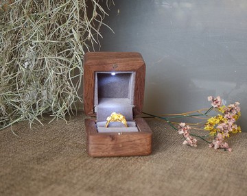 ShouZhuo handmade---聚光求婚戒指盒/一輩子的承諾