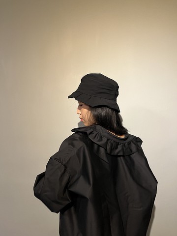 Darts Bucket Hat 皺褶雙面漁夫帽 | 黑色皺布