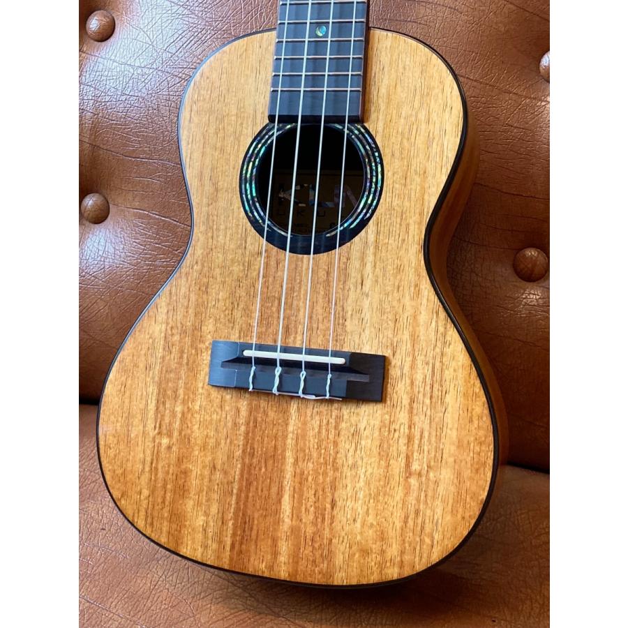 (チョイ傷大特価送料無料) KUMU Ukulele Tuxedo series CM-54A クム Tuxedo series コンサート (CM54A)