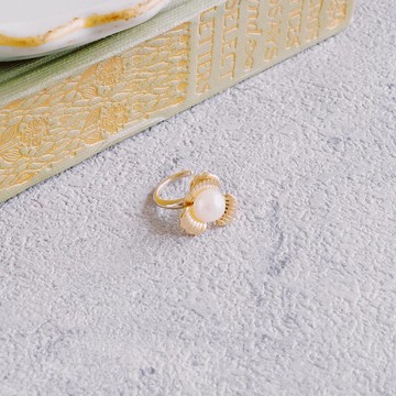 金屬花 x 樹脂珍珠/耳環