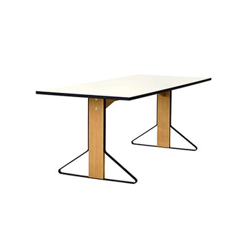 Kaari Table 弧形長桌（160 公分、白桌面、橡木／黑鋼桌腳）