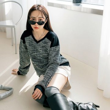 OB嚴選-質感金屬絲撞色拼接落肩長袖上衣《AB19943-》