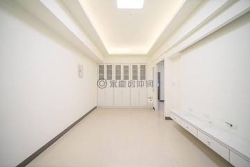 美術館｜陽台進出｜衛浴開窗大兩房｜高雄市鼓山區美術東四路
