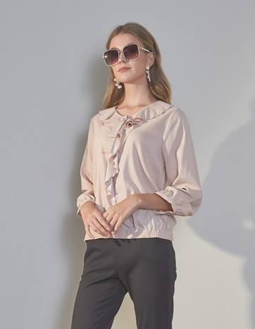 ★【喜芝梅】大片荷葉領明珠內搭型上衣(米色；M-2L) 223390302