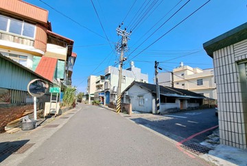 地坪44坪 近岡山87期高醫捷運 臨路邊間買地送屋｜高雄市岡山區清水路