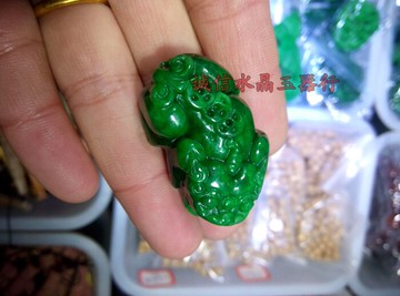 天然緬甸干青鐵龍生全綠翡翠貔貅掛件祖母綠辟邪三錢貔貅吊墜