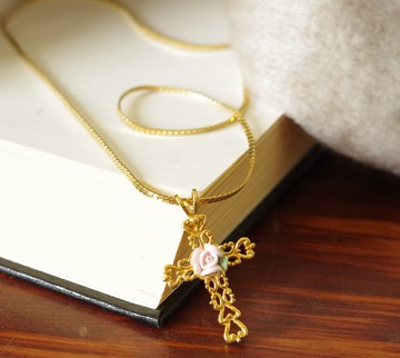 古董立體玫瑰花粉紅雕花十字架項鍊 N280